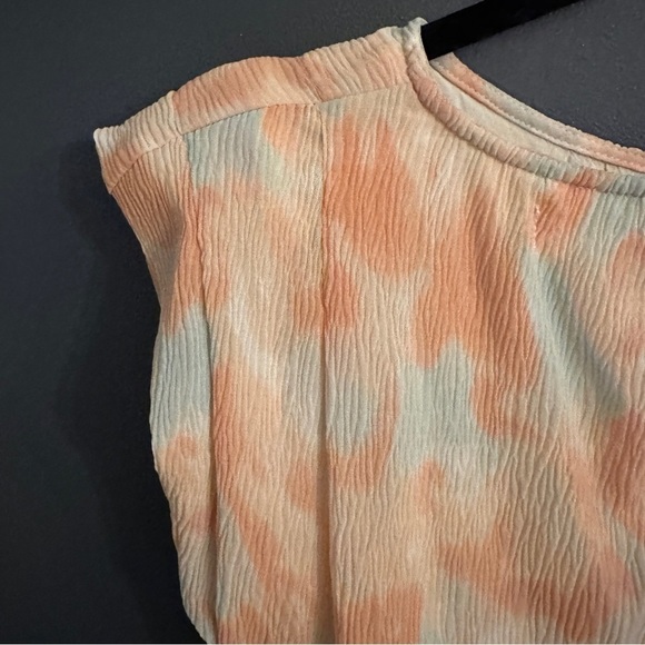 Pants Store Cropped Blouse, Strong Shoulder - Picture 3 of 9